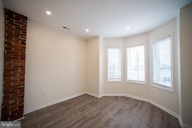 Building Photo - 2049 Snyder Ave