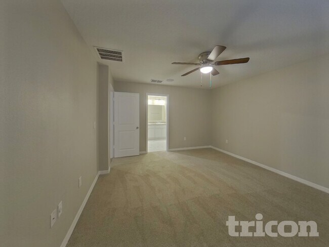 Building Photo - 1725 Garden View St