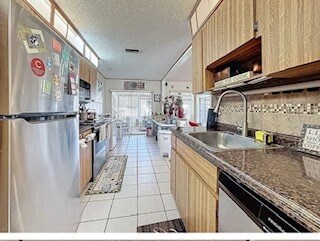 Building Photo - 7569 Heather Walk Dr