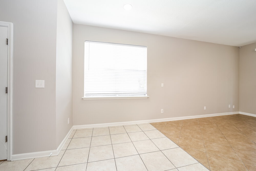 Building Photo - 5860 Sandstone Way