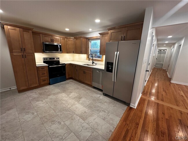 Building Photo - 14 Forest Rd