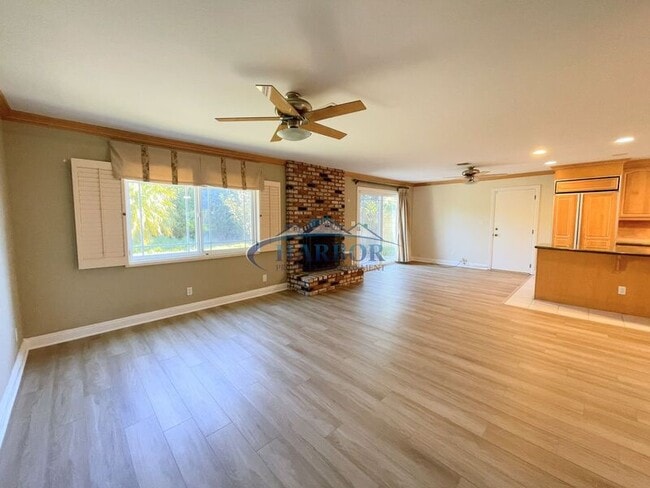 Building Photo - 23708 President Ave