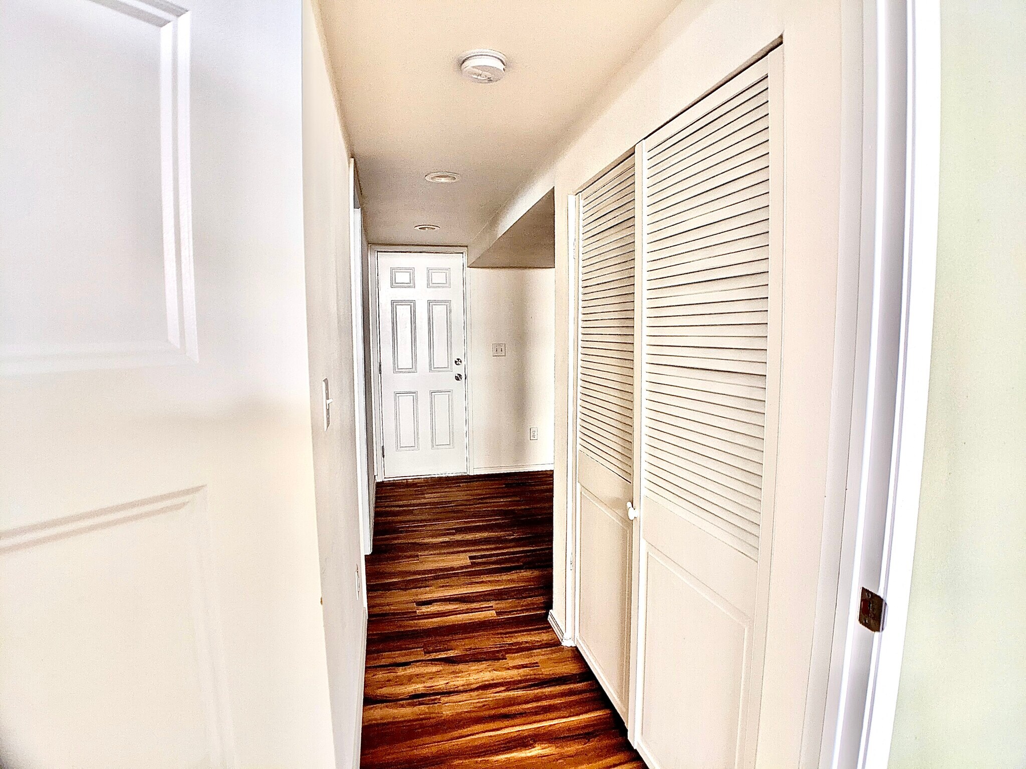 Building Photo - 5404 NE 54th Ave