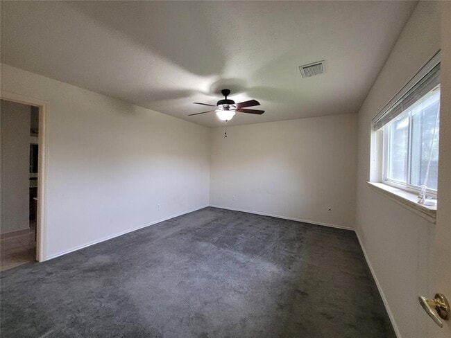 Building Photo - 1904 Timber Creek Dr