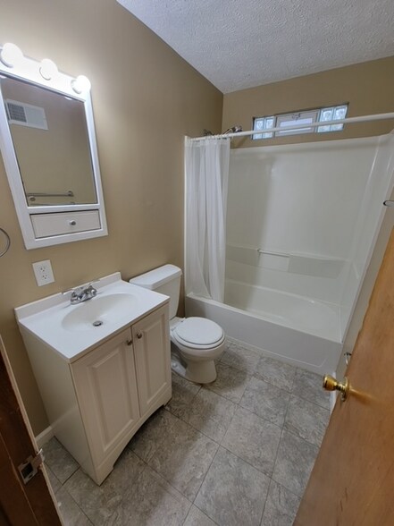 Building Photo - 3420 N 51st St