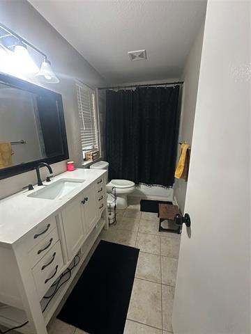 Building Photo - 127 Lori Dr