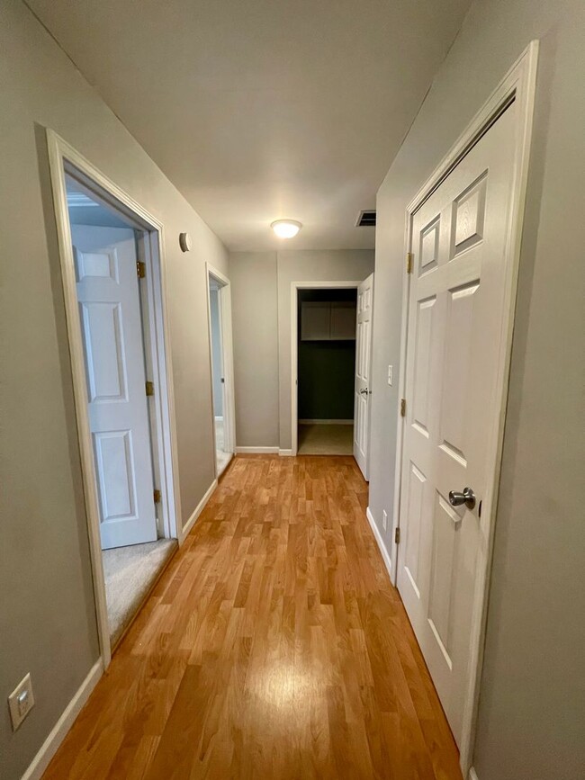 Building Photo - Charming 3-Bedroom, 1.5-Bath Home with Pri...