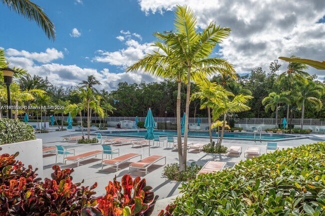 Building Photo - 100 Bayview Dr