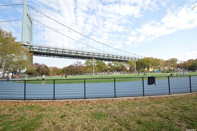 Building Photo - 25-40-40 Shore Blvd