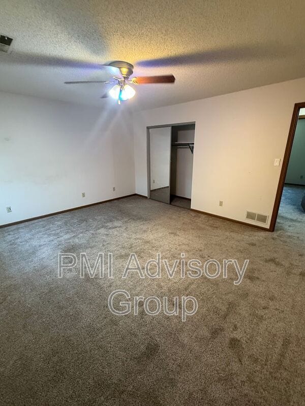 Building Photo - 6131 SW 26th St
