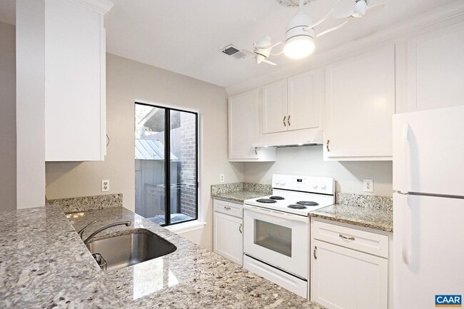 Building Photo - 964 Sutton Ct