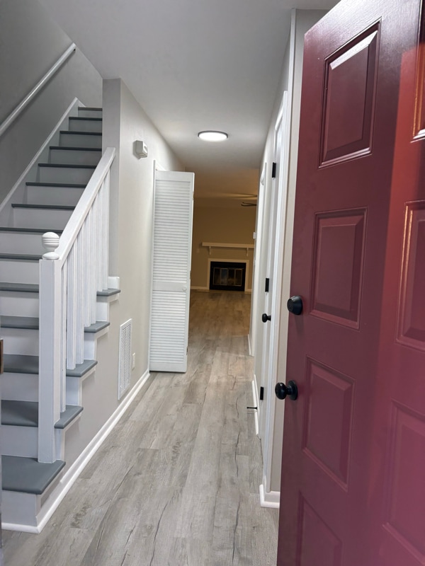 Building Photo - 1252 N Forest Dr