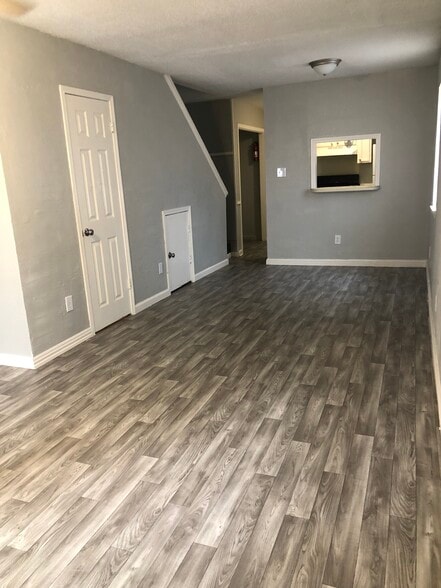 Building Photo - 304 Loire Ave