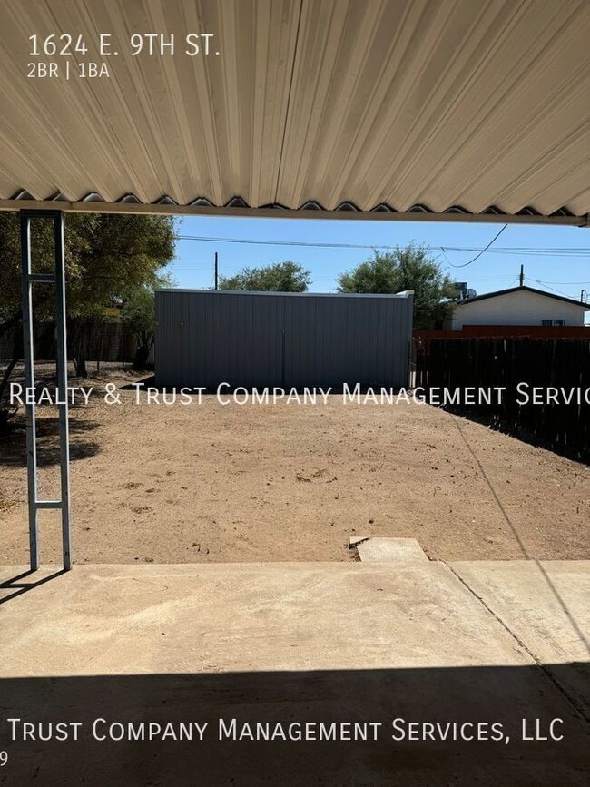 Building Photo - 1624 E 9th St