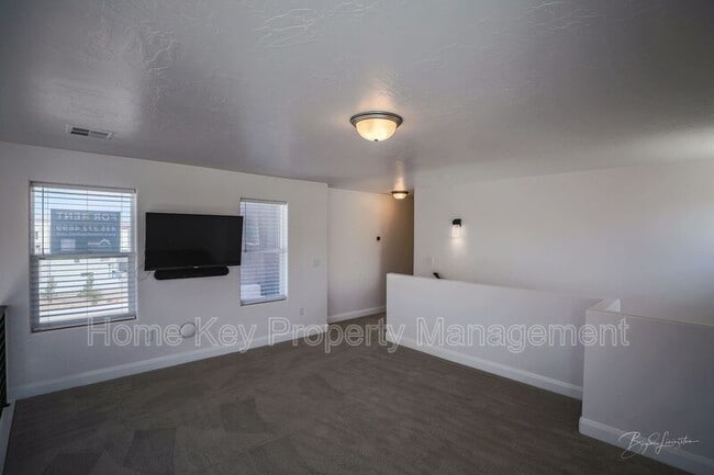 Building Photo - 5528 S Ochre Ln
