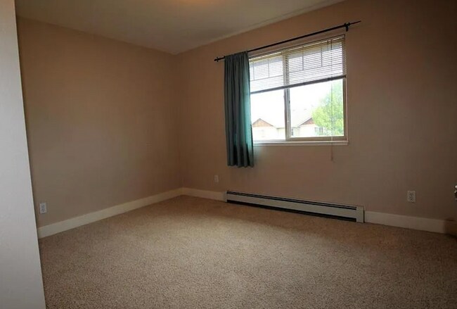 Building Photo - 3 Bedroom 2.5 Bath plus an Office in Bozeman!