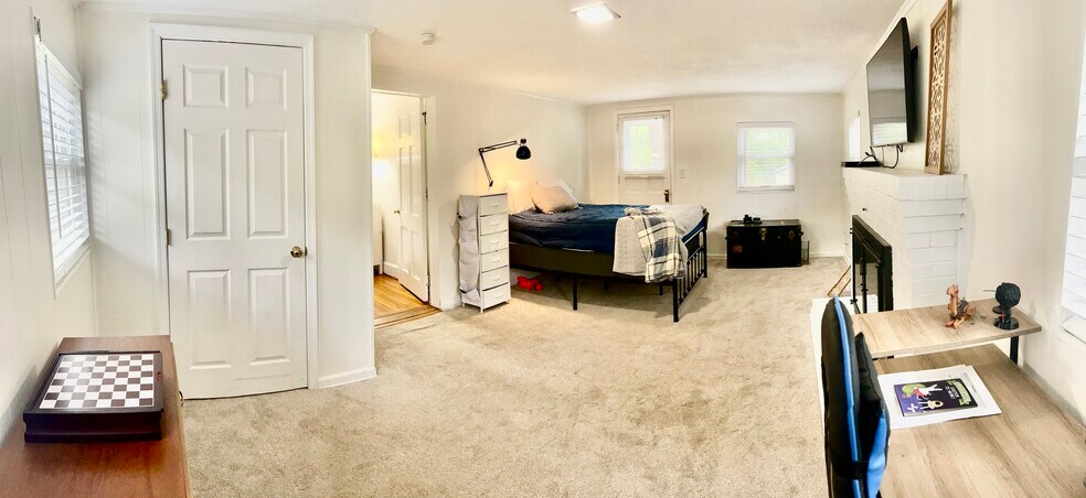 Building Photo - 8578 Circle Dr