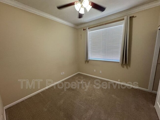 Building Photo - 301 Brimfield Ct