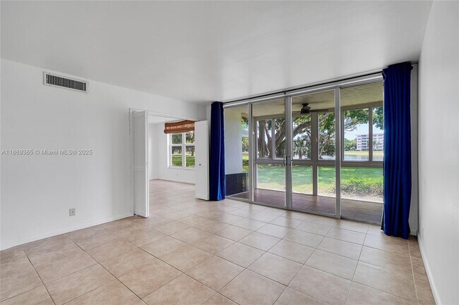Building Photo - 2940 N Course Dr