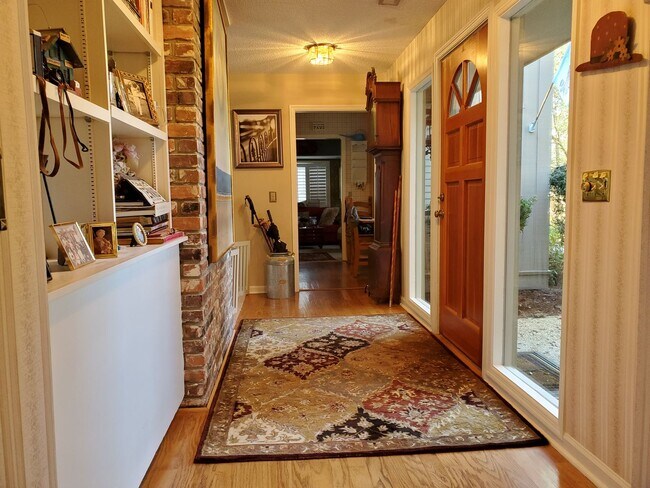 Building Photo - 6 Club Course Ln