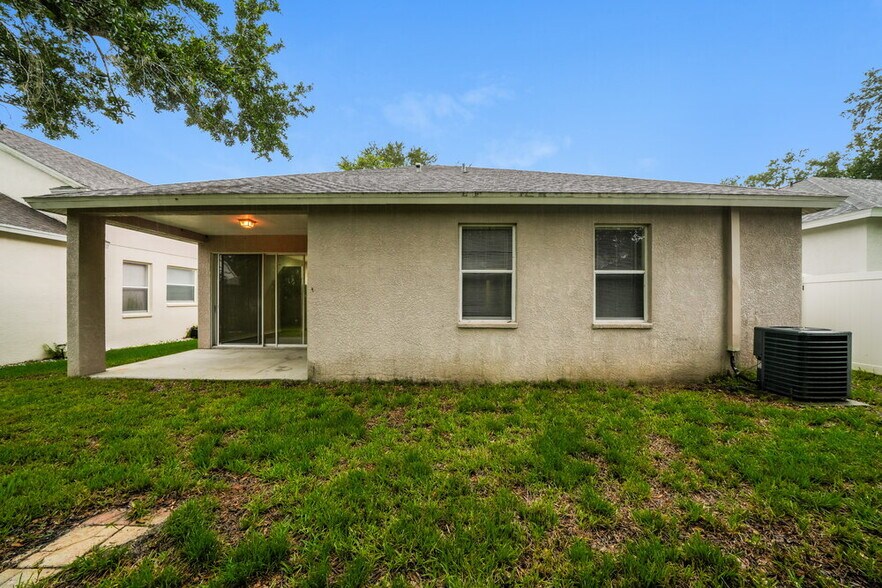 Building Photo - 15819 Stags Leap Dr