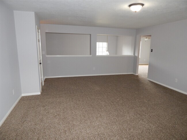 Building Photo - 3030 Rainmont Ln