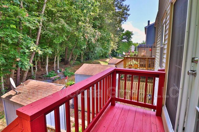 Building Photo - 229 Red Jade Dr