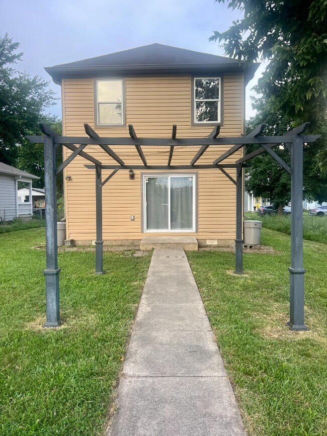 Building Photo - 2842 Highland Pl