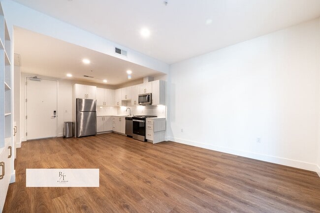 Building Photo - Modern 1-Bedroom Condo with Rooftop Amenities in Pasadena