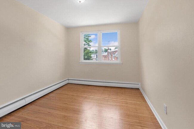 Building Photo - 5990 Henry Ave