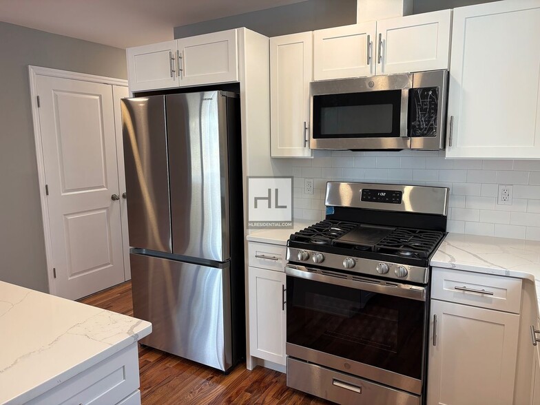 Building Photo - CUNARD AVENUE