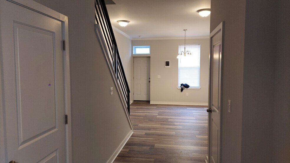 Building Photo - 2718 W York St