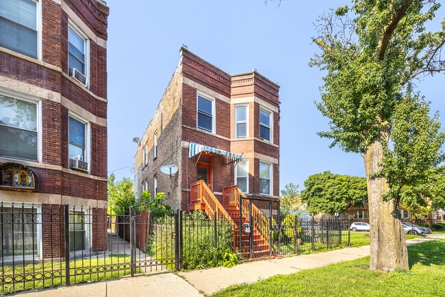 Primary Photo - 4104 W 24th Pl
