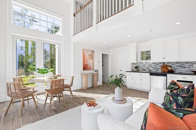 Building Photo - 1421 Oenoke Ridge