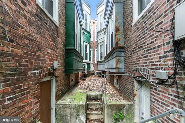 Building Photo - 1618 S 56th St
