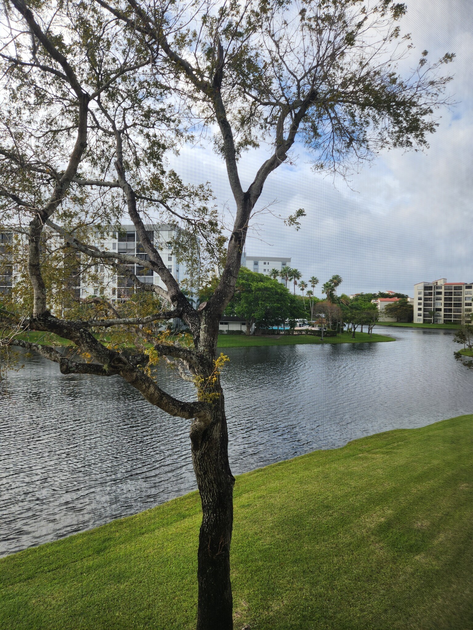Building Photo - 2228 N Cypress Bend Dr
