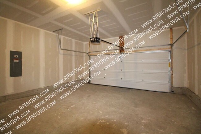 Building Photo - 3009 NW 29th St