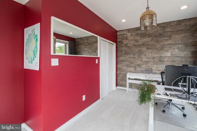 Building Photo - 2029 E Huntingdon St