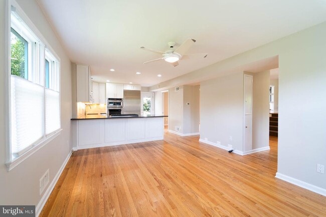 Building Photo - 610 Valley Brook Dr
