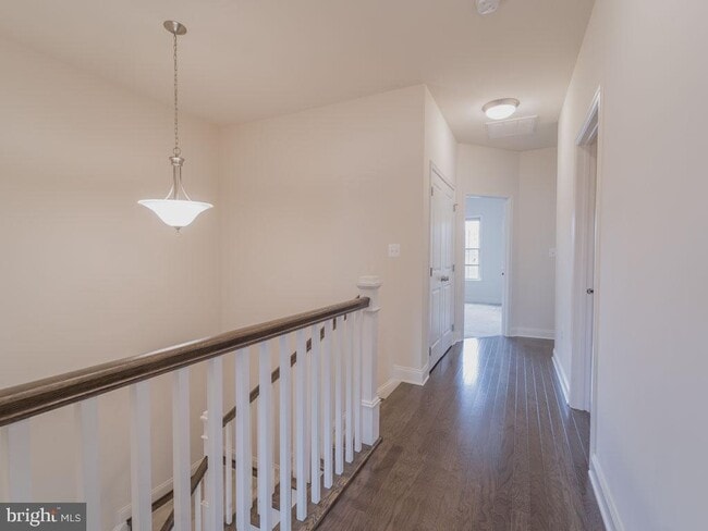 Building Photo - 22595 Windsor Locks Square