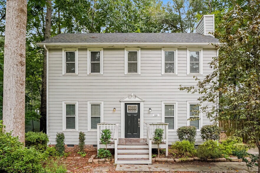 Primary Photo - 100 Remington Woods Dr
