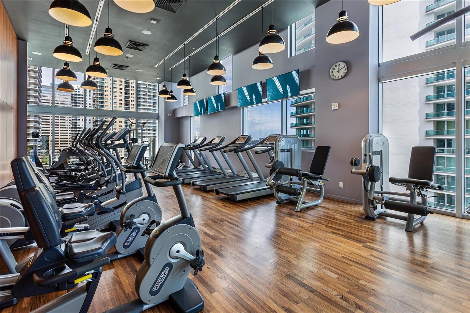 Building Photo - 1300 Brickell Bay Dr