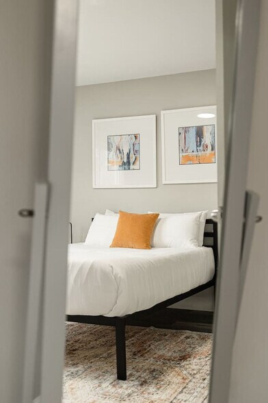 Building Photo - 216 Gilman Ave