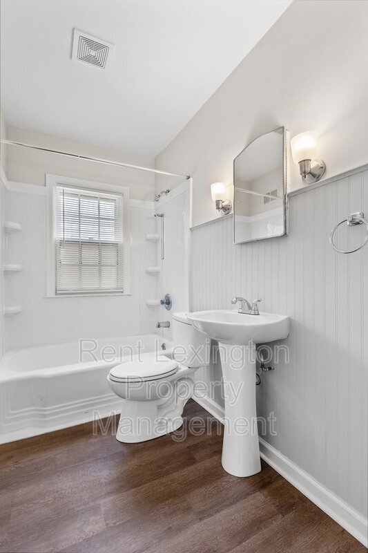 Building Photo - 312 Boiling Springs Dr