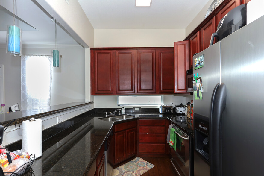 Kitchen - 2616 Detering St