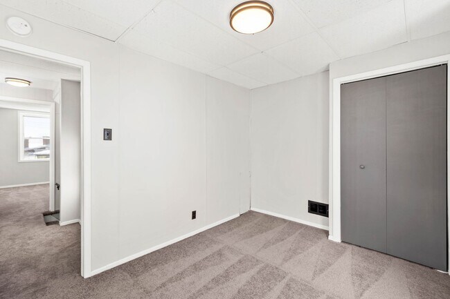 Building Photo - 1713 Realty Ave