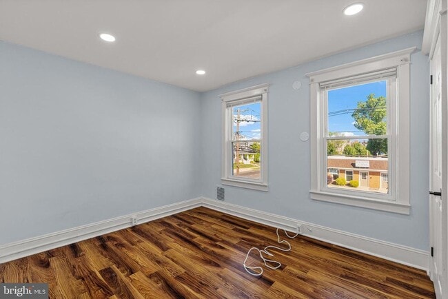 Building Photo - 601 High St