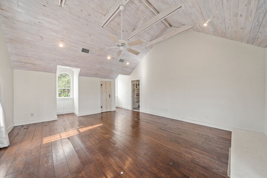 Building Photo - 10809 Range View Dr