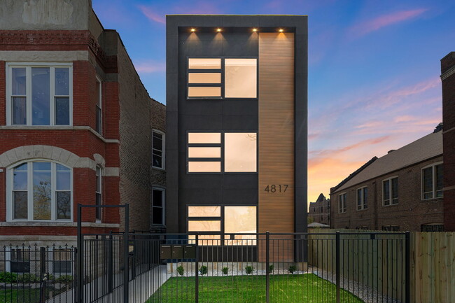 Building Photo - 4817 S Wabash Ave