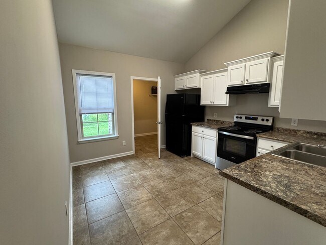Building Photo - 1503 Gambill Wood Dr